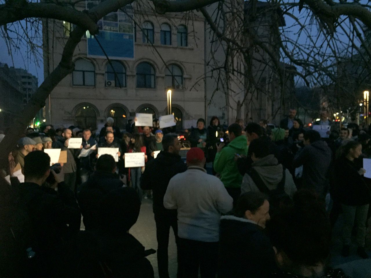 protest în Piața Universității în urma votului din Senat pentru păstrarea imunității lui Șova 